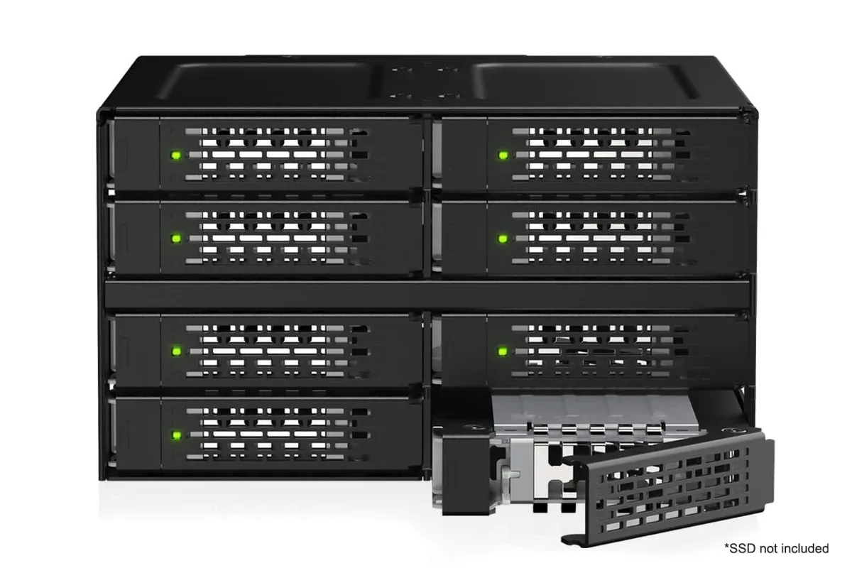 LORDWORLD LORDWORLD ToughArmor MB508V5P-B 8-Bay 15 mm U.2/U.3 NVMe hard drive adapter — product photo