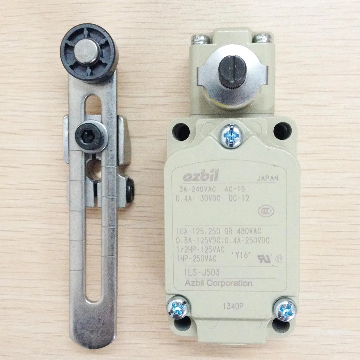 YAMATAKE YAMATAKE 1LS-J503 limit switch electrician tool — product photo
