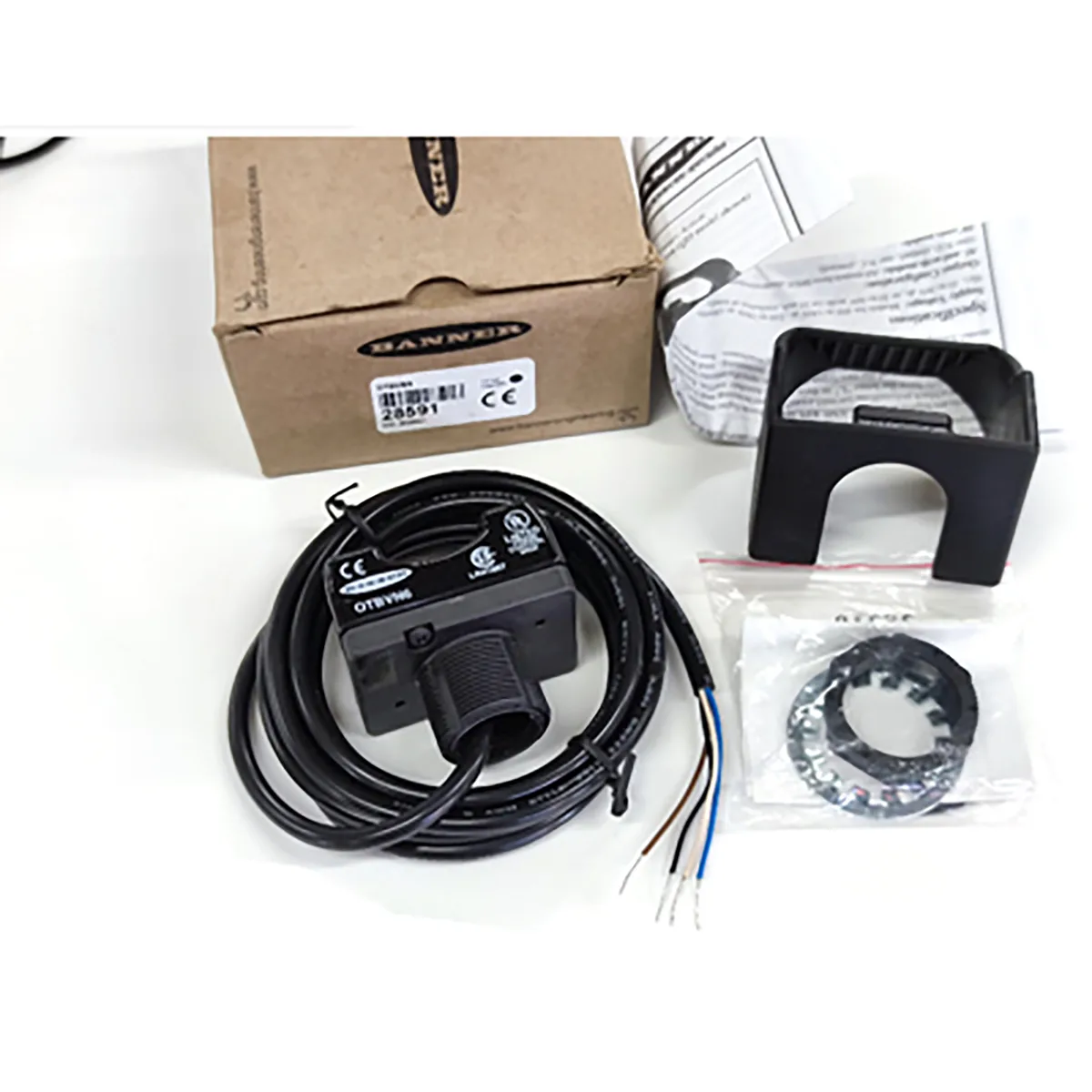 Banner Banner OTBVN6 optical touch button 10-30V dc NPN IP66 M30×1.5 2m cable — product photo