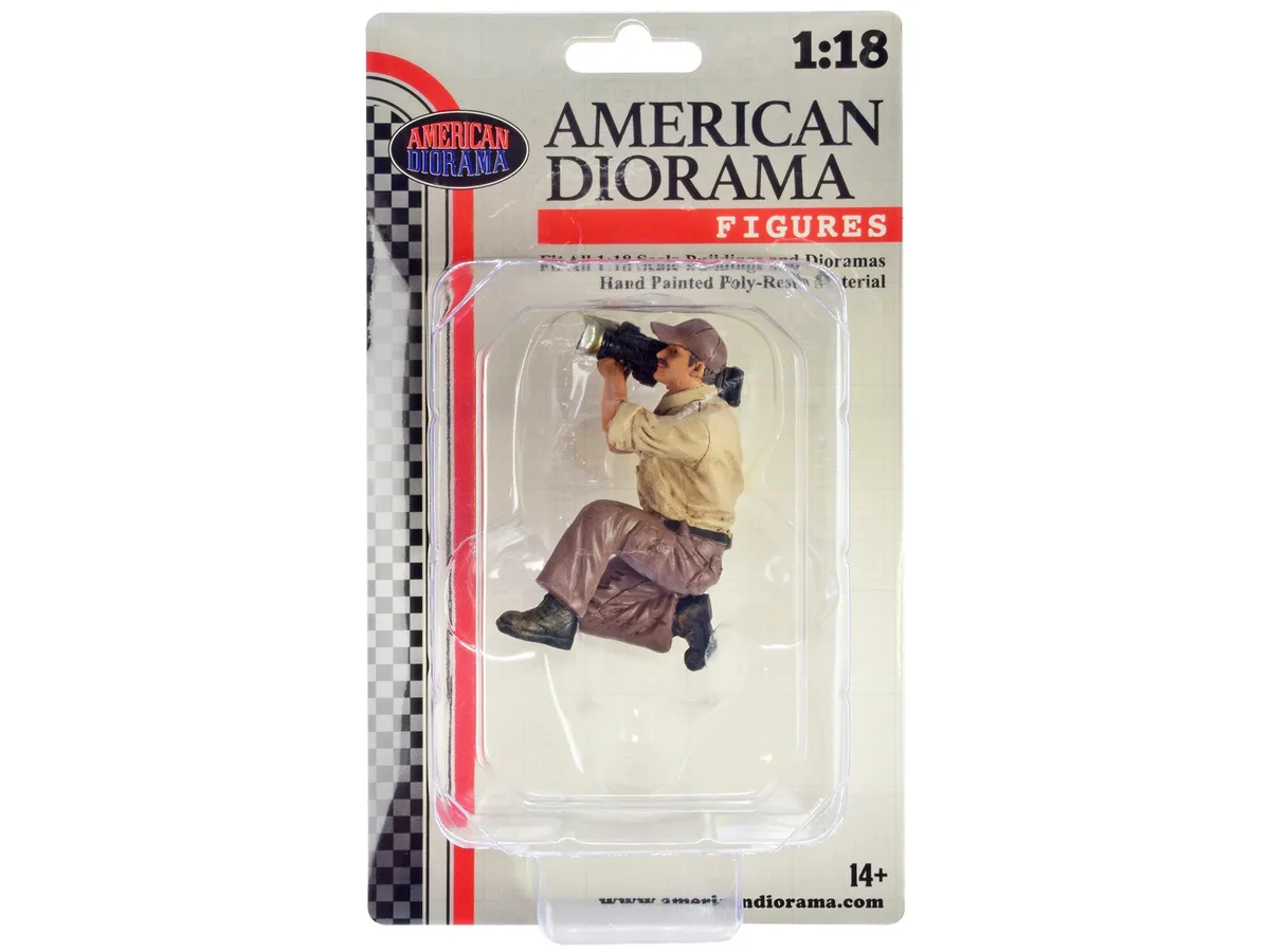 American Diorama American Diorama "4X4 Mechanic" Figure 7 1/18 Scale hobby collectible — product photo