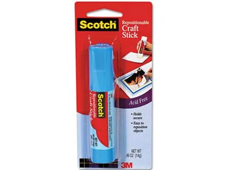 3M 6314 Scotch Restickable Glue Stick in twist-up tube