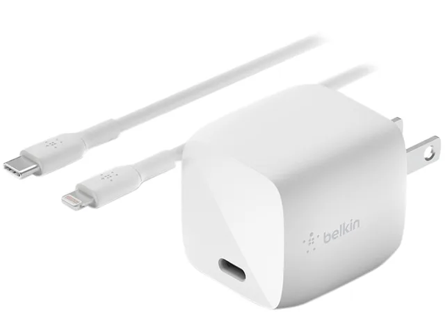 Belkin Belkin WCH001DQ1MWH-B5 30W USB-C GaN charger kit with 1m USB-C to Lightning cable — product photo