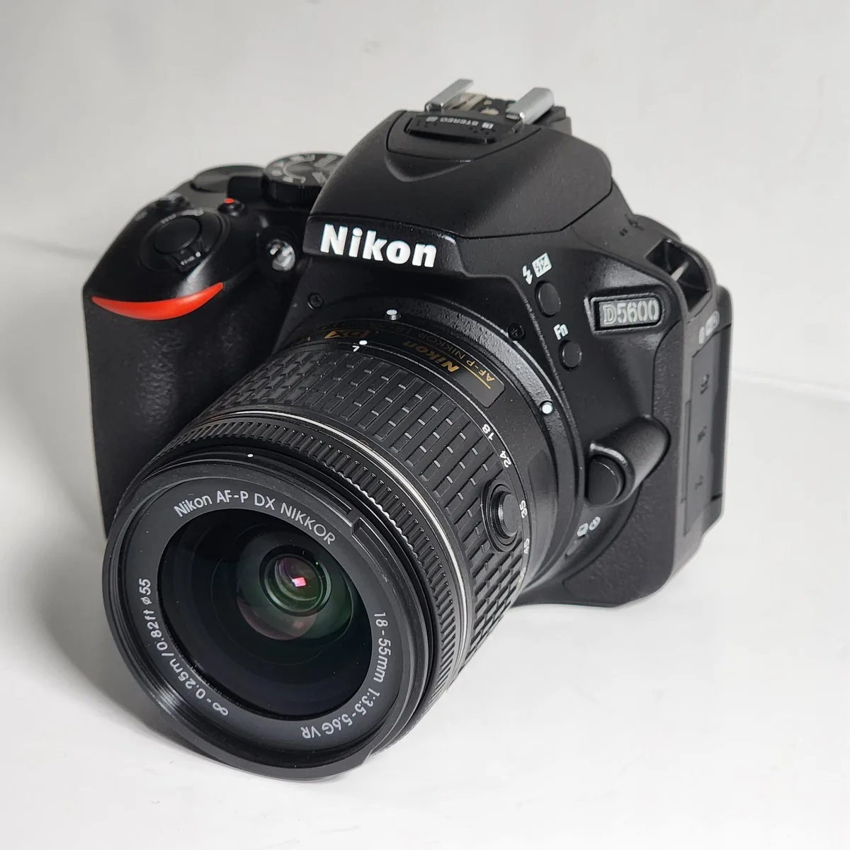 Nikon Global Nikon D5600 24.2MP DSLR camera with 18-55mm lens 1576 — product photo