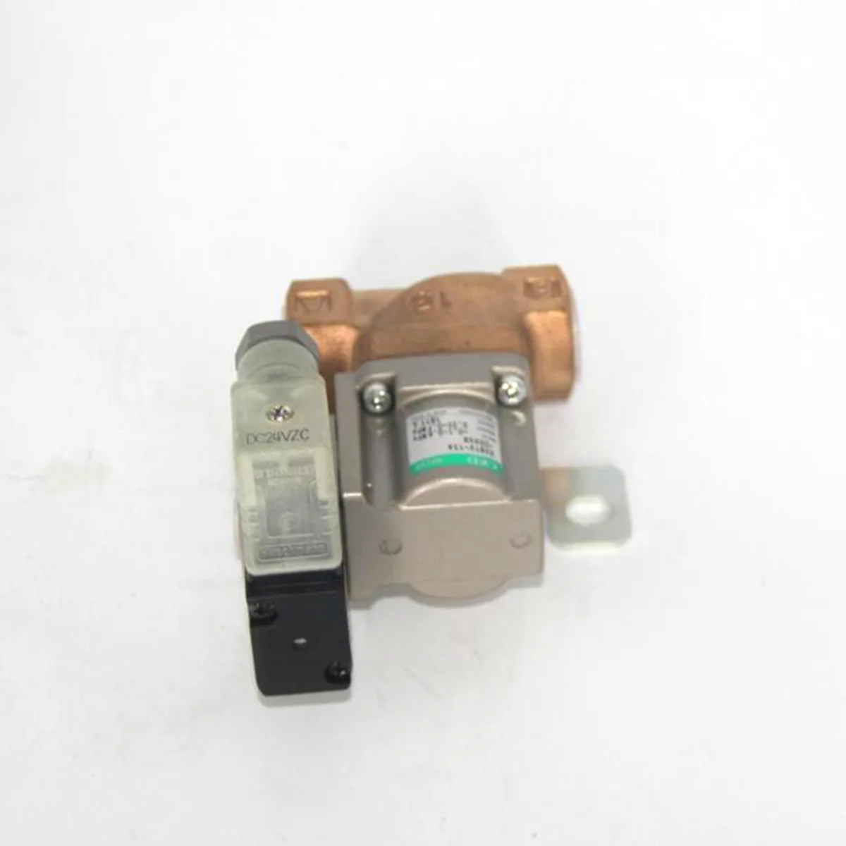 CKD CKD PV5G-6-FG-D-3-N Pilot Operated 5-Port ISO Valve — product photo