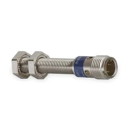 Cylindrical 303 stainless steel inductive sensor, 41 mm long, M8 connector