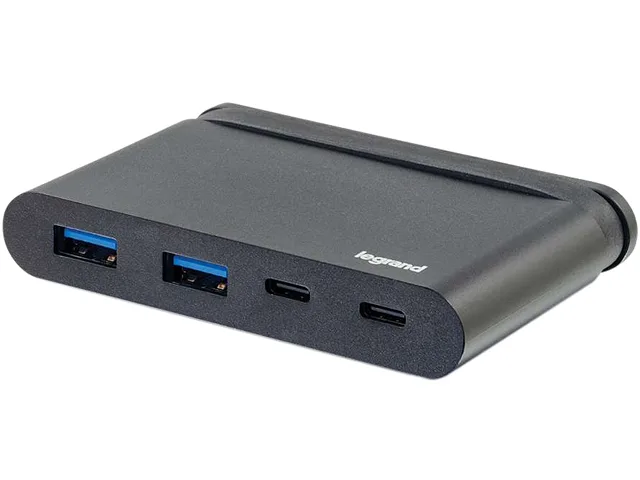 Cables To Go Cables To Go 26914 USB-C hub with USB-A, USB-C and Power Delivery — product photo