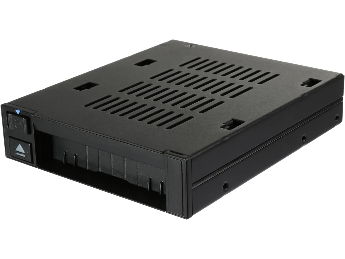 ICY DOCK ICY DOCK MB521SP-B 2.5" to 3.5" SATA SAS ssd accessory — product photo