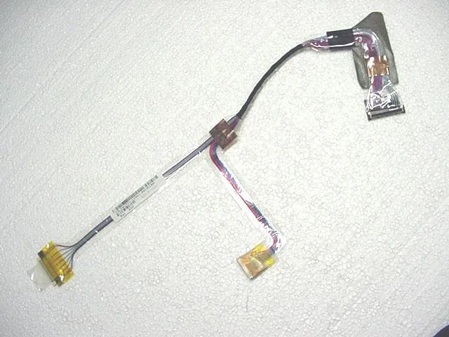 DELL DELL Inspiron 1100 5100 15" LCD Ribbon Cable 9U771 — product photo