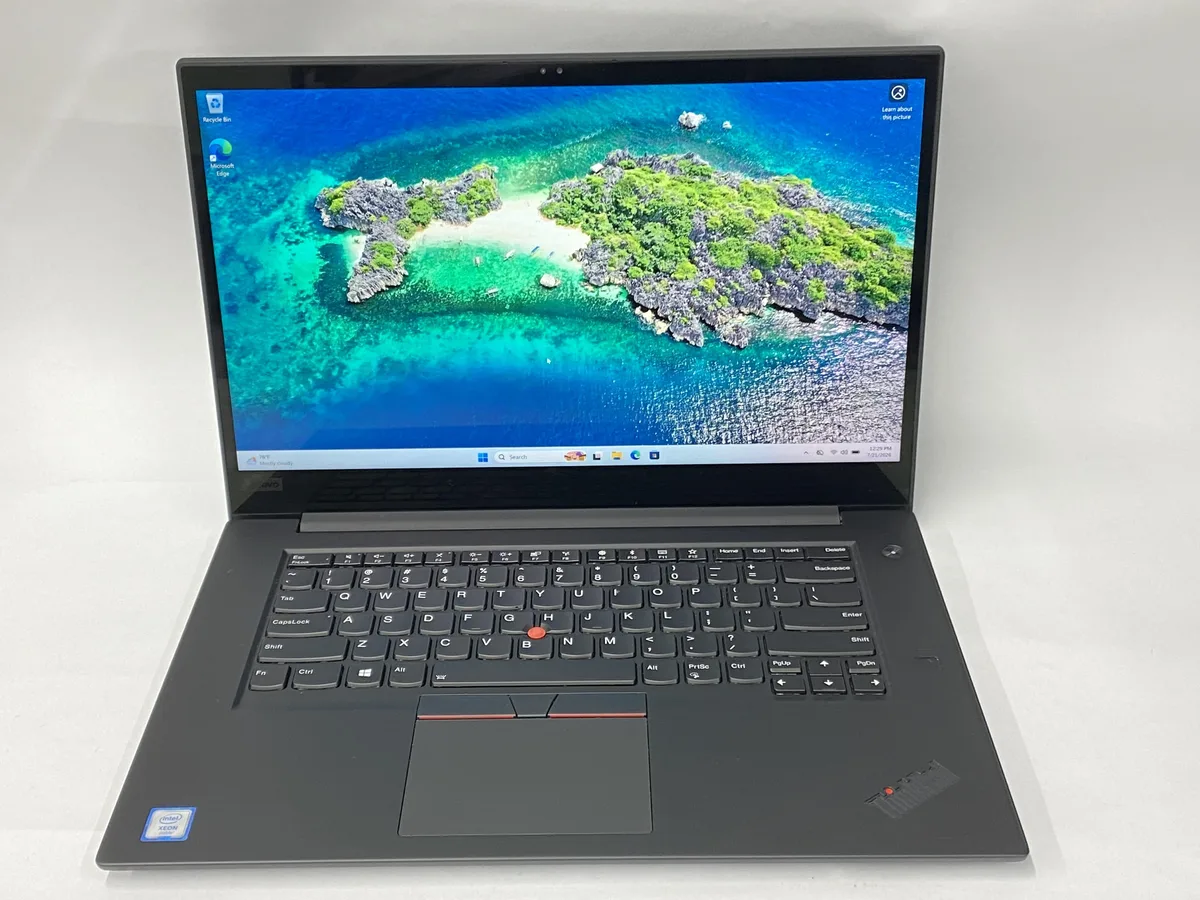 Lenovo Lenovo ThinkPad P1 laptop Xeon E-2176M 16GB 512GB 15.6" 3840x1260 touch Quadro P2000 — product photo