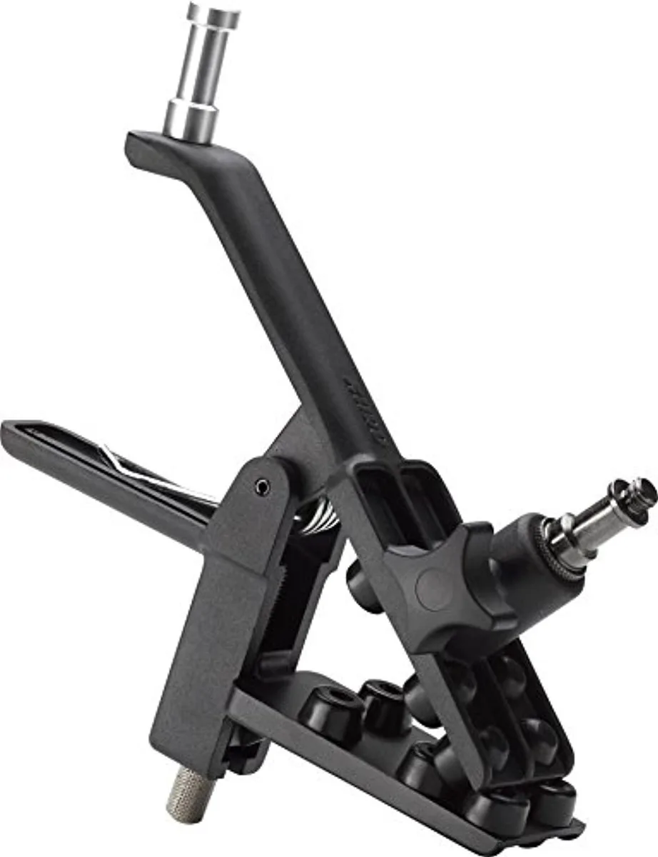 Black metal clamp with 5/8 inch stud and reversible receiver, adjustable jaws 25 to 65 mm