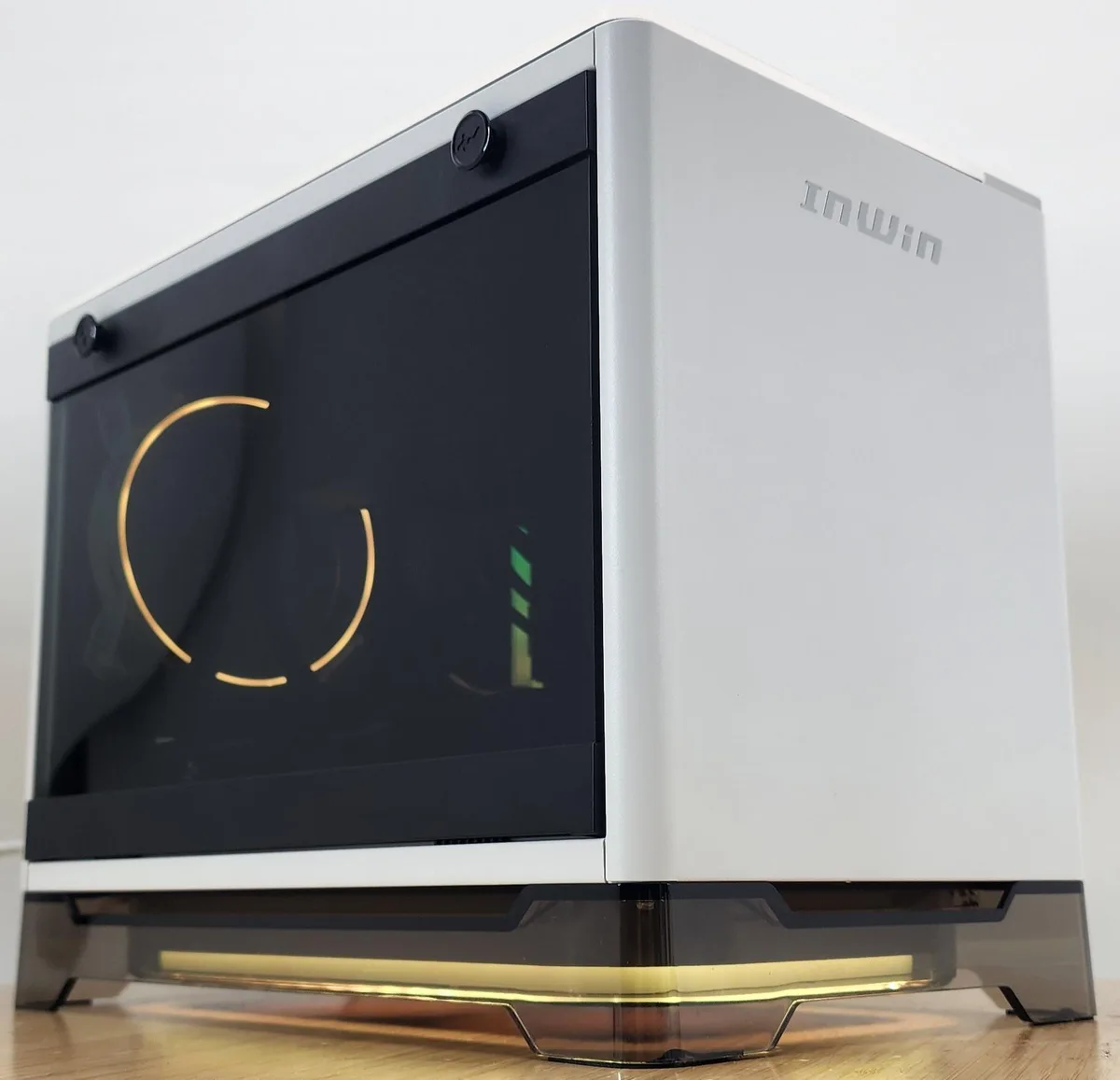Custom Custom Gaming PC Ryzen 7 7700X 16GB DDR5 1TB NVME RTX 4070 SUPER InWin A1 Prime ITX White — product photo