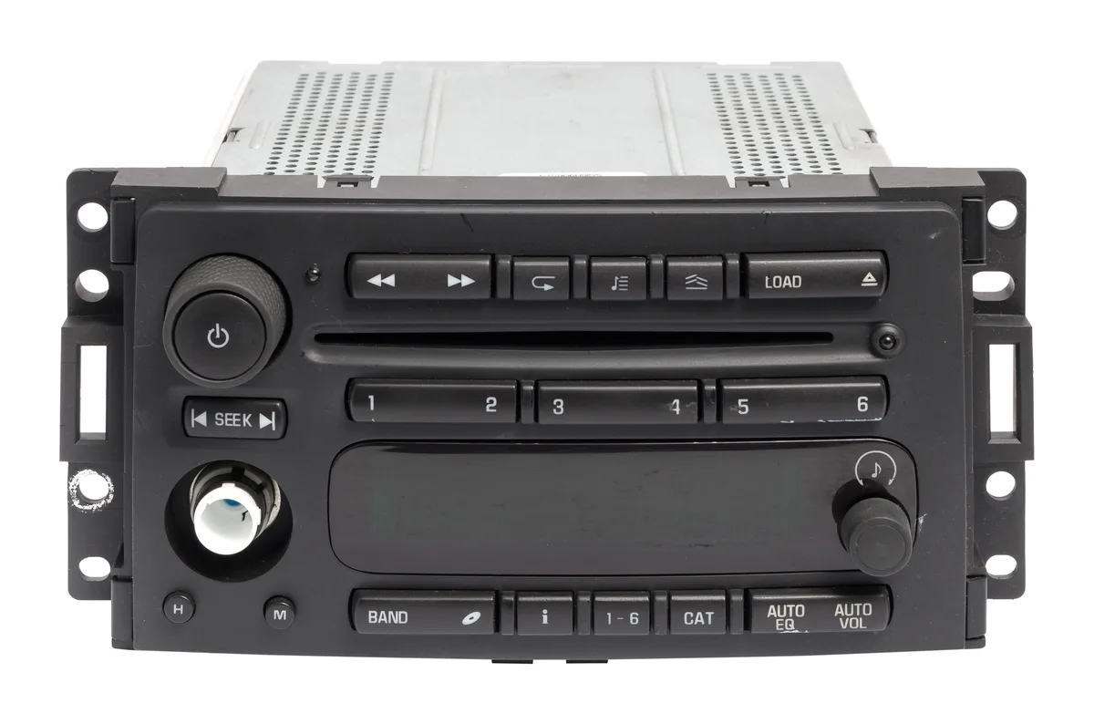 1 Factory Radio 1 Factory Radio 15923710 AMFM Multi-Disc CD Receiver UC6 — product photo
