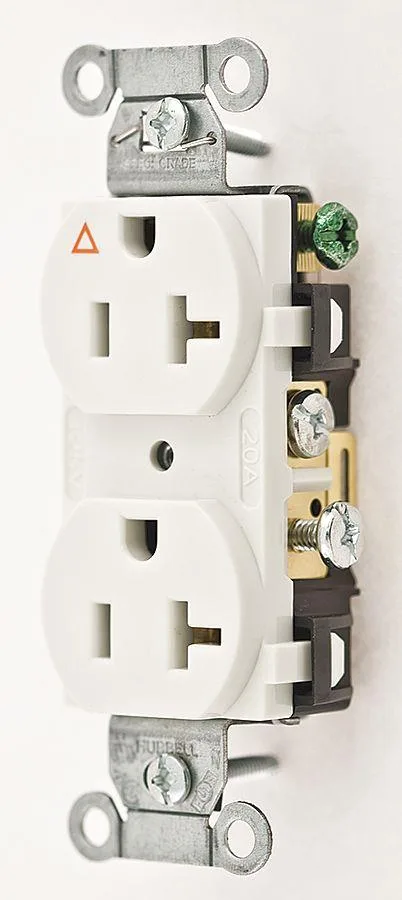 Hubbell Incorporated Hubbell Incorporated IG5352W Straight Blade Receptacle 5-20R 20 A White — product photo