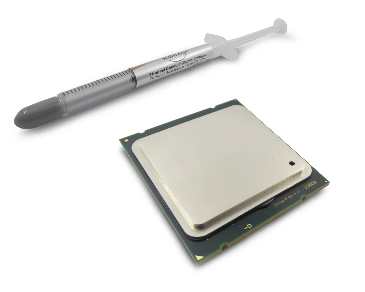 Intel Intel Xeon E7-4807 SLC3L 1.86 GHz 6-core 12-thread 18MB L3 95W LGA 1567 server processor — product photo