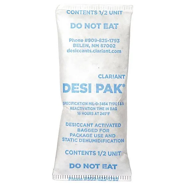 White Tyvek desiccant packets in a pail, 550 count
