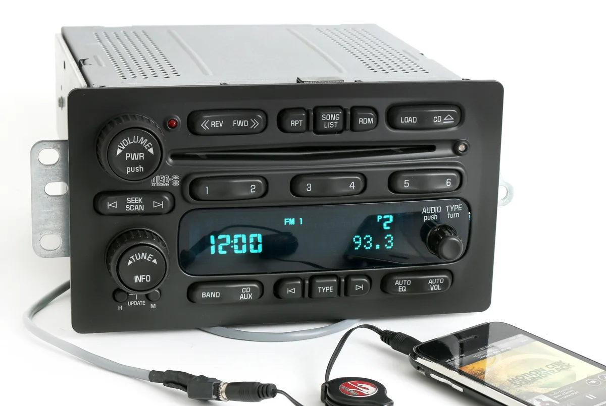 1 Factory Radio 1 Factory Radio 10359577 Truck Receiver AM FM 6-Disc CD Aux 3.5 mm 2005-2009 — product photo