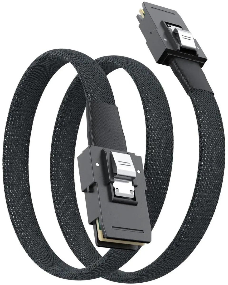 Short .5 m internal Mini SAS cable with braided mesh jacket and 36-pin SFF-8087 connectors on both ends