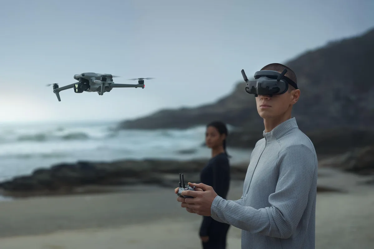 Gray DJI N3 FPV headset with integrated head strap, compact rectangular visor and matte finish