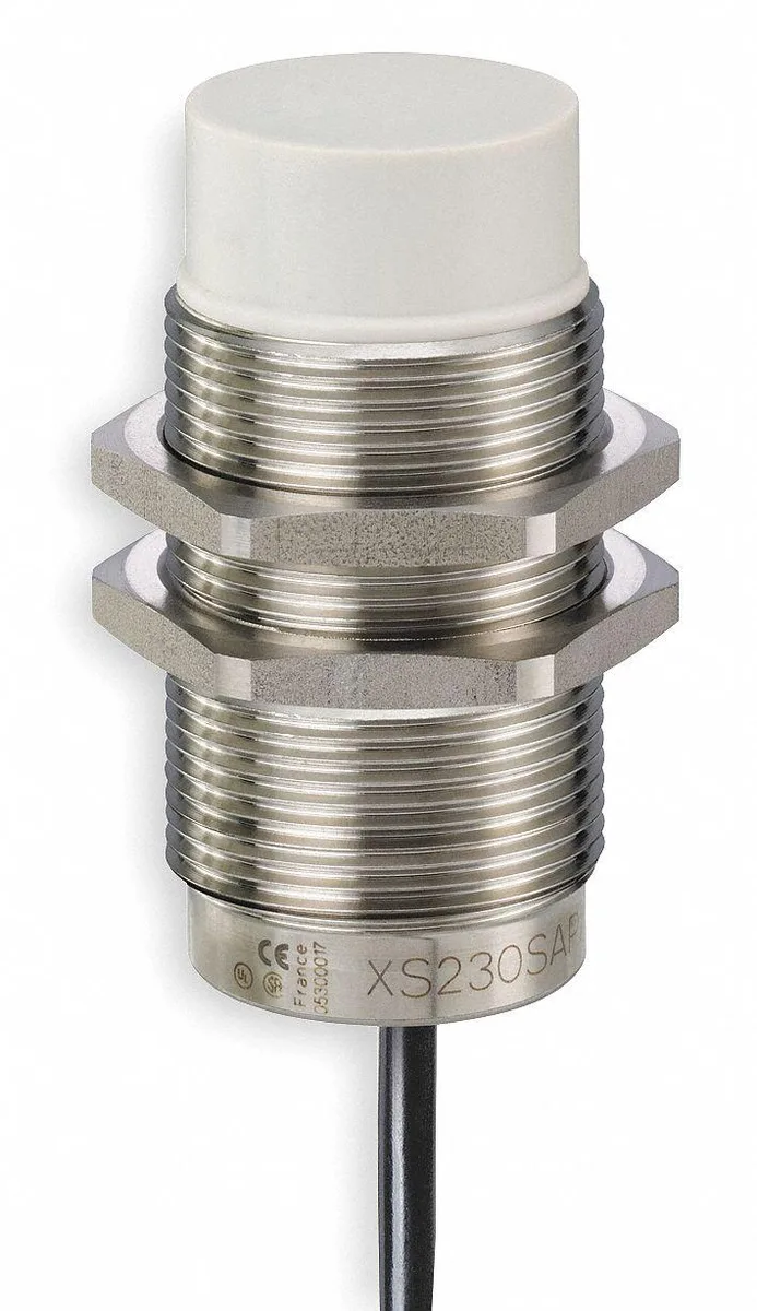 Cylindrical inductive proximity sensor in 316L stainless steel with 5m cable
