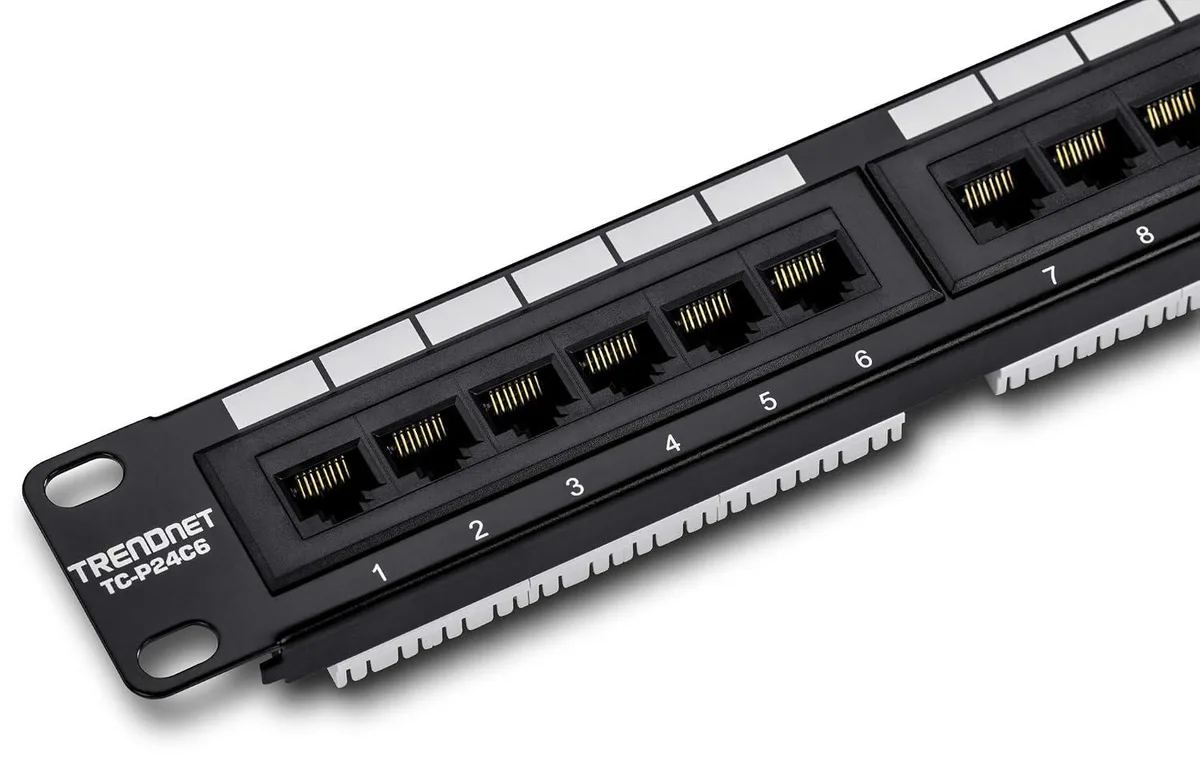 PISKEKAT PISKEKAT 24-Port Cat6 Patch Panel Server Rack — product photo