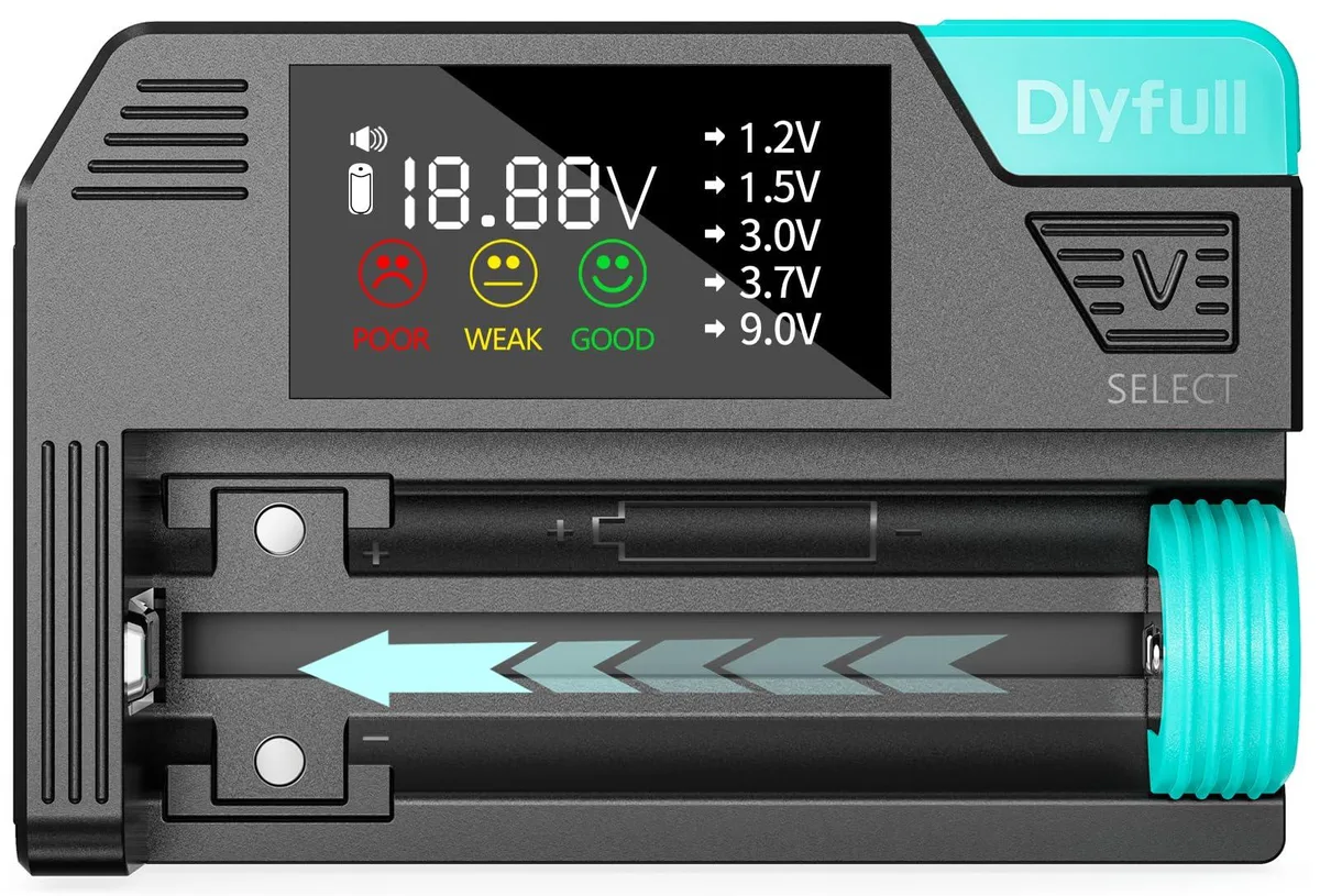 Compact rectangular tester with magnetic slot, LCD screen and USB-C port