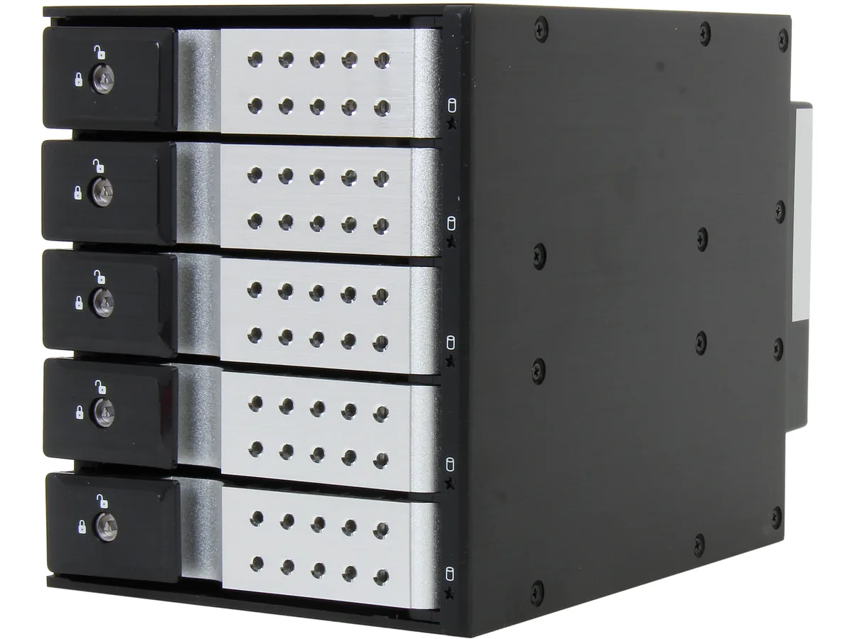 iStarUSA Inc. iStarUSA Inc. BPN-DE350SS-SILVER 3×5.25" to 5×3.5" SAS/SATA 6.0 Gb/s Hot-Swap Cage server accessory — product photo