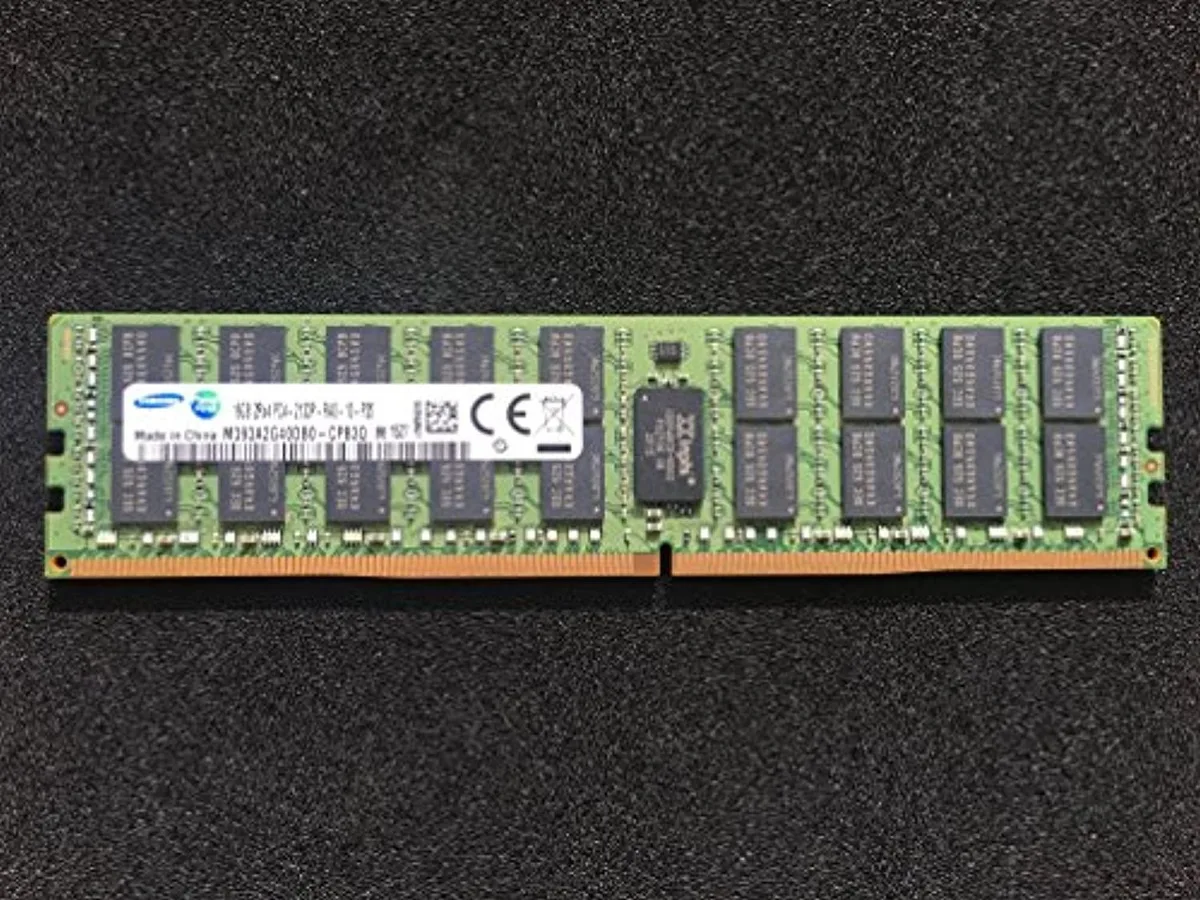 SAMSUNG SAMSUNG M393A2G40DB0-CPB3Q 16GB 2Rx4 DDR4-2133 ECC Registered desktop RAM — product photo