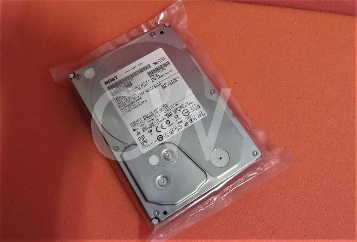HGST HGST HUA722050CLA330 500GB 7200RPM 32MB 3.5" SATA internal hard drive — product photo