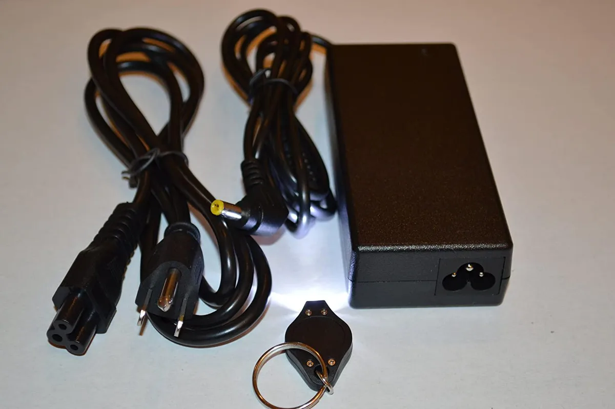 myVolts myVolts 65 W AC adapter for Toshiba Satellite E55-A5114, C75D-A7130, C75D-A7102, C75D-A7114 — product photo