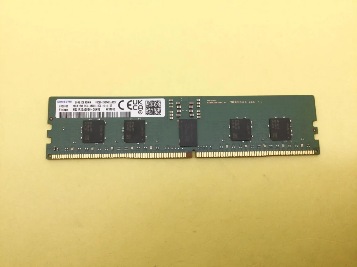 SAMSUNG SAMSUNG M321R2GA3BB6-CQK 16 GB DDR5 RDIMM 288-pin — product photo