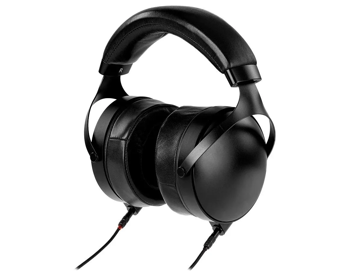 Monoprice Inc. Monoprice Inc. Monolith M1070C 106mm planar closed-back headphones — product photo