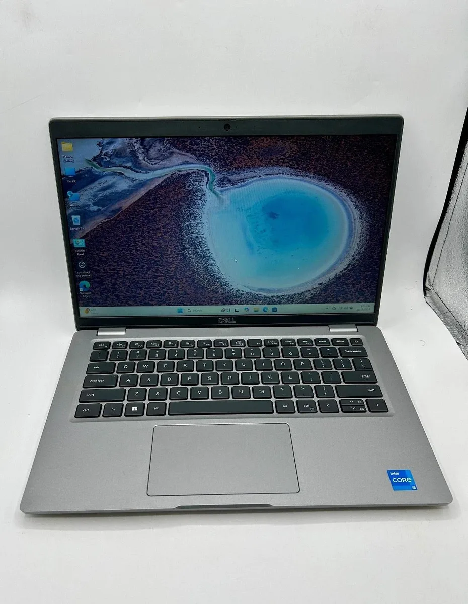 DELL DELL Latitude 5430 14" laptop i5-1235U 1.30GHz 16GB 256GB SSD Windows 11 Home — product photo