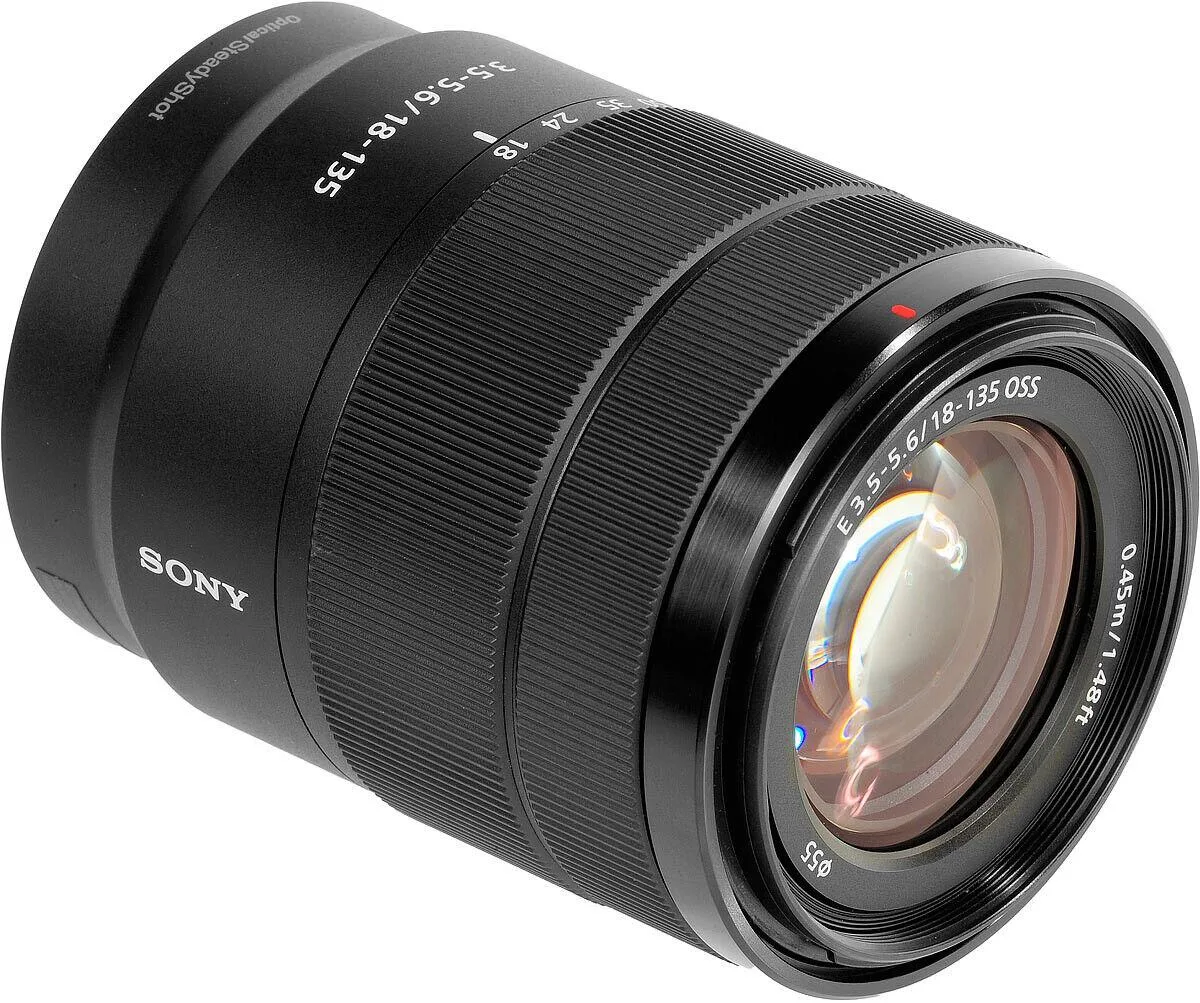 Sony Sony E 18-135mm f/3.5-5.6 OSS Lens (SEL18135) camera lens — product photo