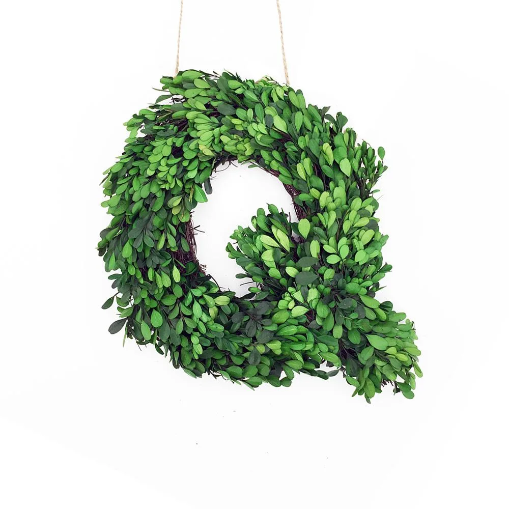 Vandue Corporation Vandue Corporation 12" Real Preserved Boxwood Monogram Wreath Letter Q — product photo