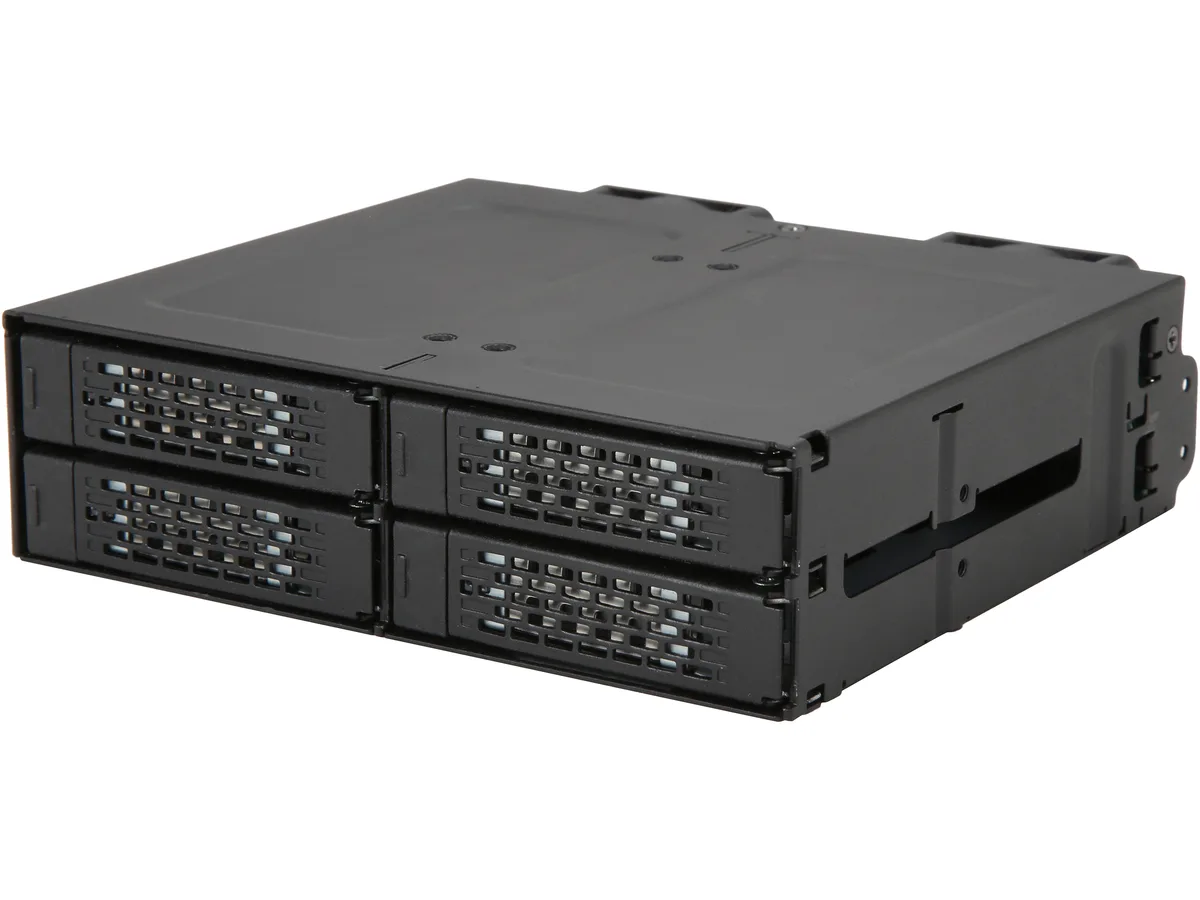 ICY DOCK ICY DOCK MB699VP-B 4-bay 2.5" NVMe U.2 SSD accessory — fotografie produktu