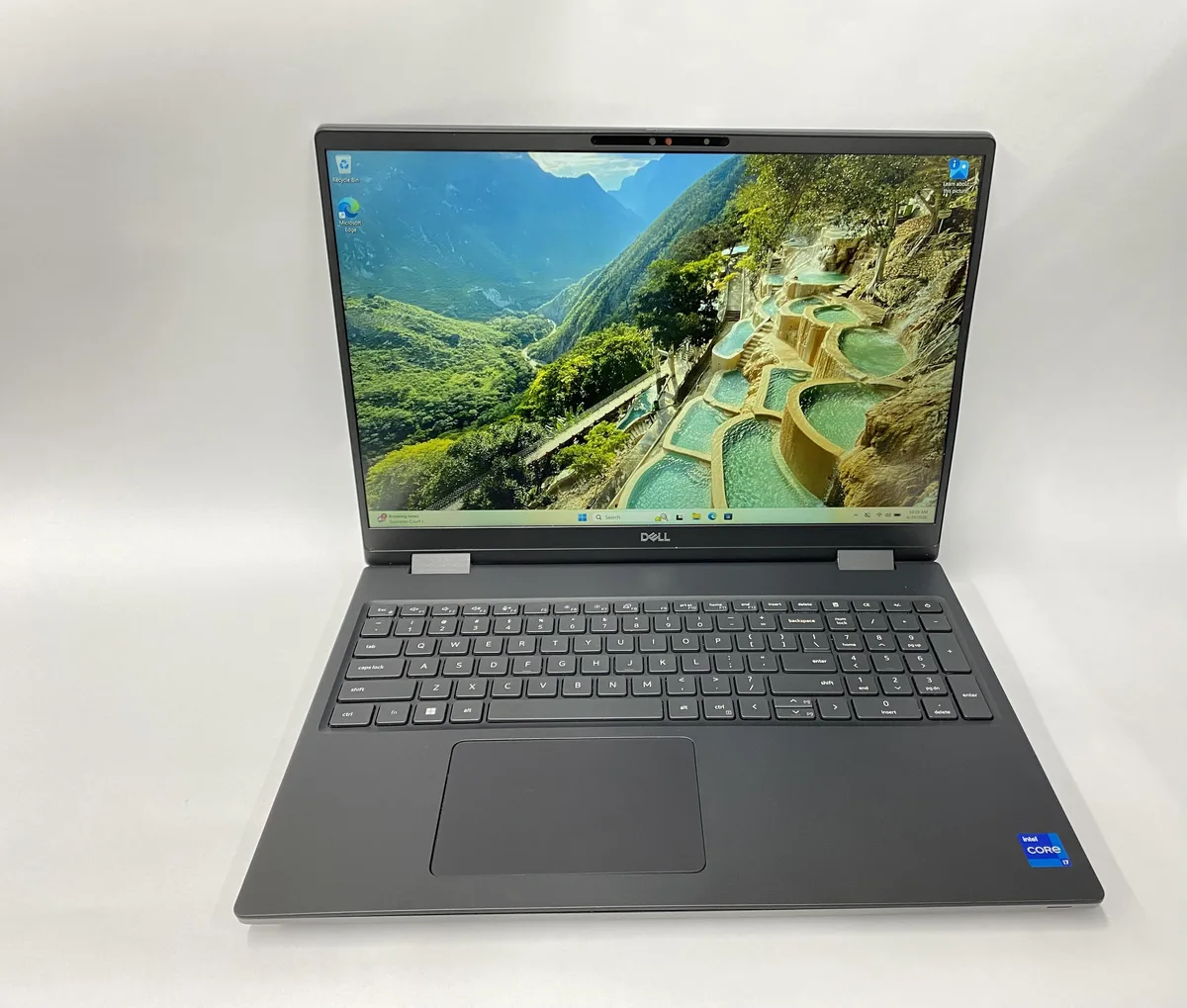 DELL DELL Precision 7670 i7-12850HX 32GB 512GB 15.6" 1920x1080 Windows 11 Pro — product photo