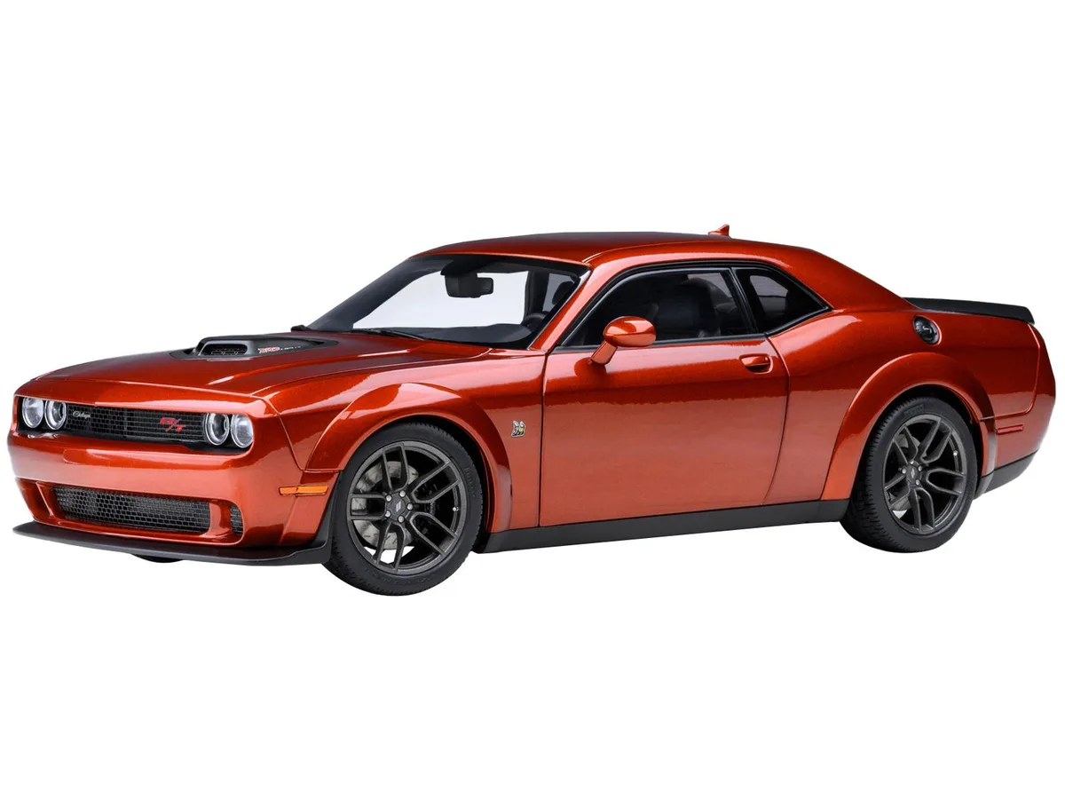Autoart Autoart 2022 Dodge Challenger R/T Scat Pack Widebody Sinamon Stick Orange 1/18 hobby collectible — product photo