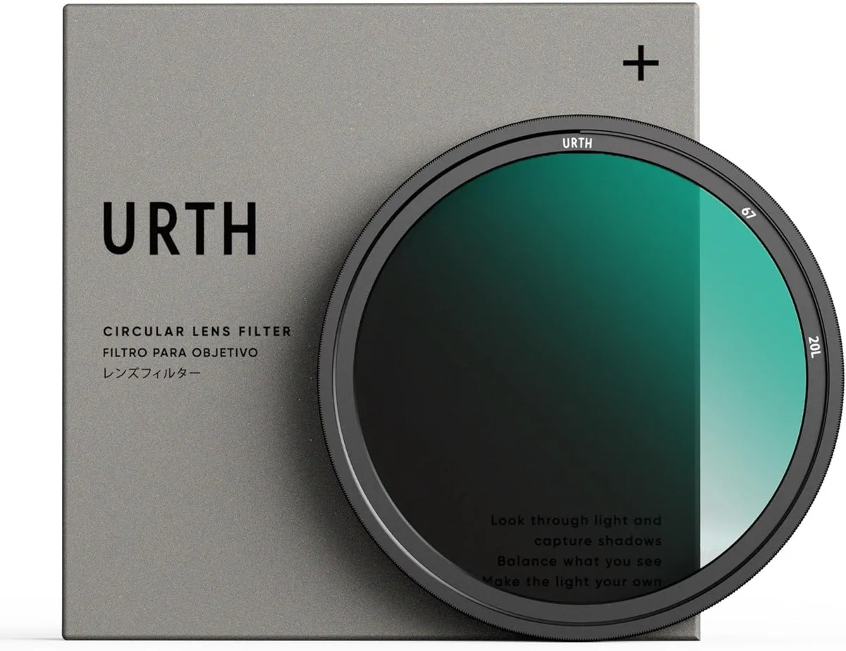 Urth 67mm circular polarizing filter with ultra-slim rotating magnalium ring and Schott B270 glass