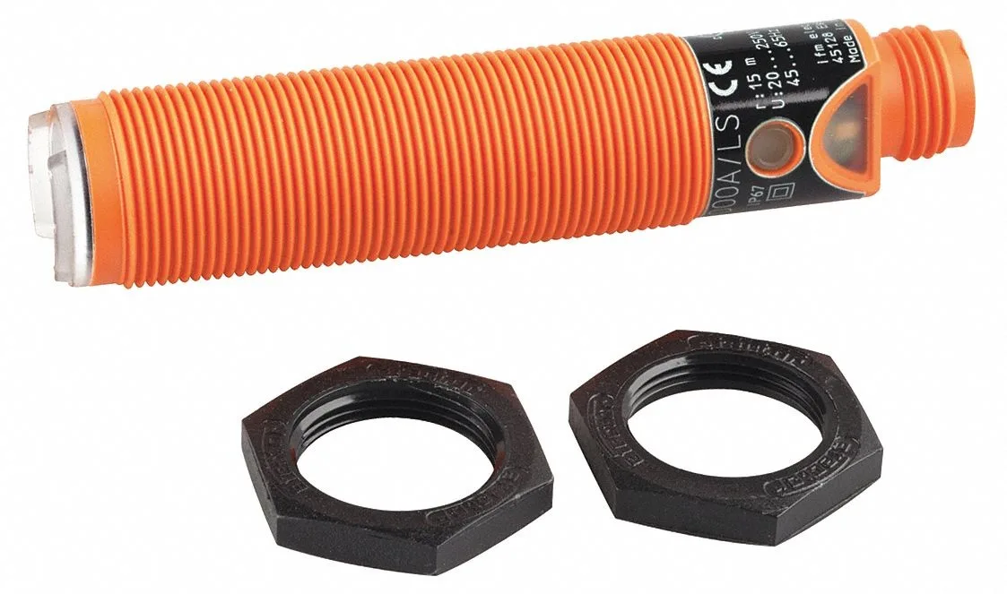Cylindrical 18 mm photoelectric sensor with right-angle 1/2 in connector