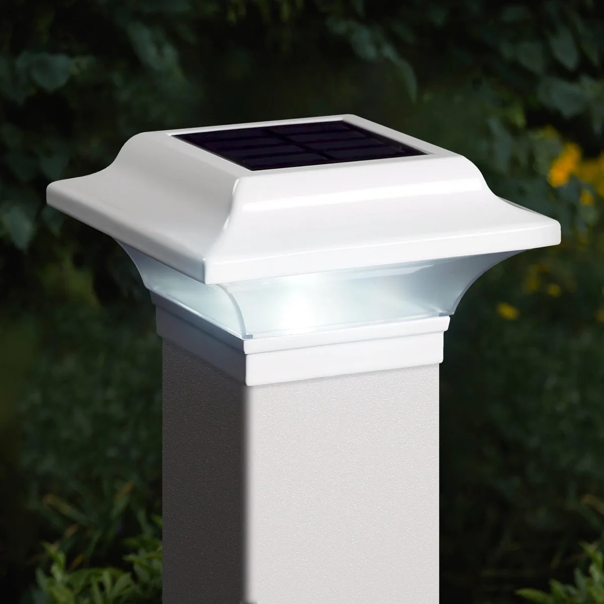 Classy Caps Mfg. Inc. Classy Caps Mfg. Inc. 2.5X2.5 White Aluminum Imperial Solar Post Cap 2 Pack — product photo