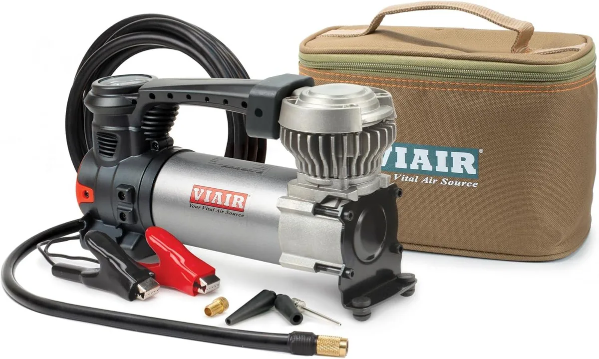 WUQ WUQ 88P 120 PSI 12V Portable Air Compressor Car Electronics Accessory — product photo