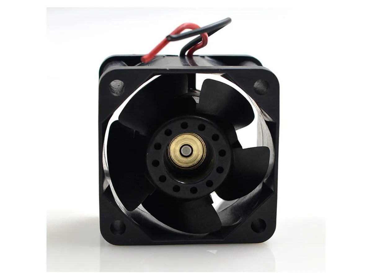 Fans Fans 109P0424J3013 4028 24V .18A case fan — product photo