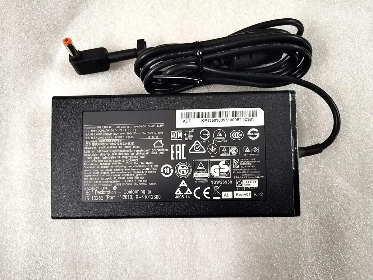 NShi NShi 19V 7.1A 135W 5.5×2.5mm laptop replacement part — product photo
