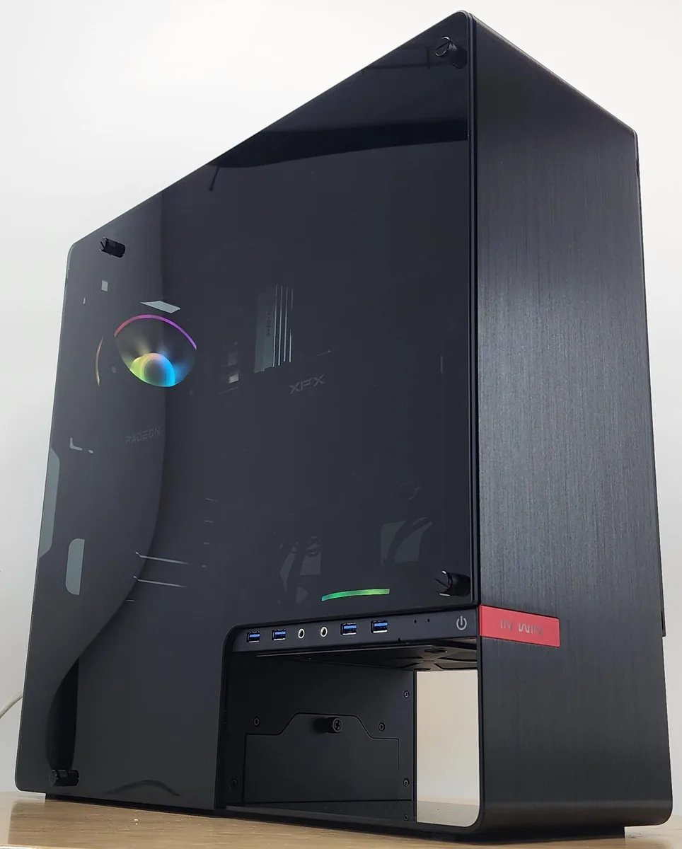 Custom Custom Gaming PC Ryzen 5 7600X 16GB DDR5 512GB SSD 2TB HDD RX 7600 XT — product photo