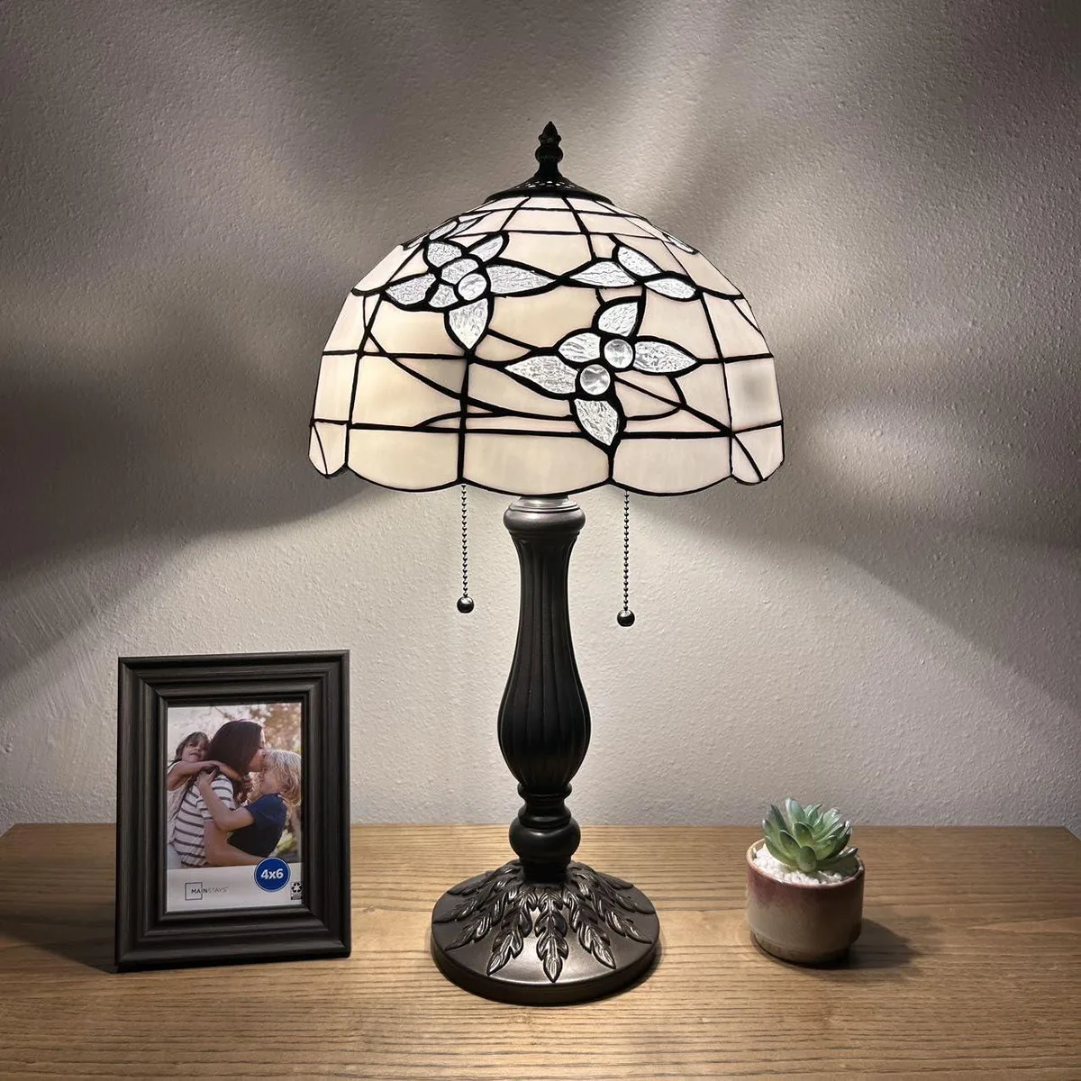 XIN CHENG TIFFANY LIGHTING XIN CHENG TIFFANY LIGHTING Tiffany Table Lamp White Stained Glass Flowers 12"W 22"H — product photo