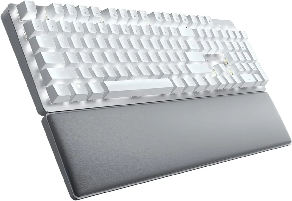 RAZER RAZER RZ03-04110200-R3U1 gaming keyboard White Yellow Switches — product photo