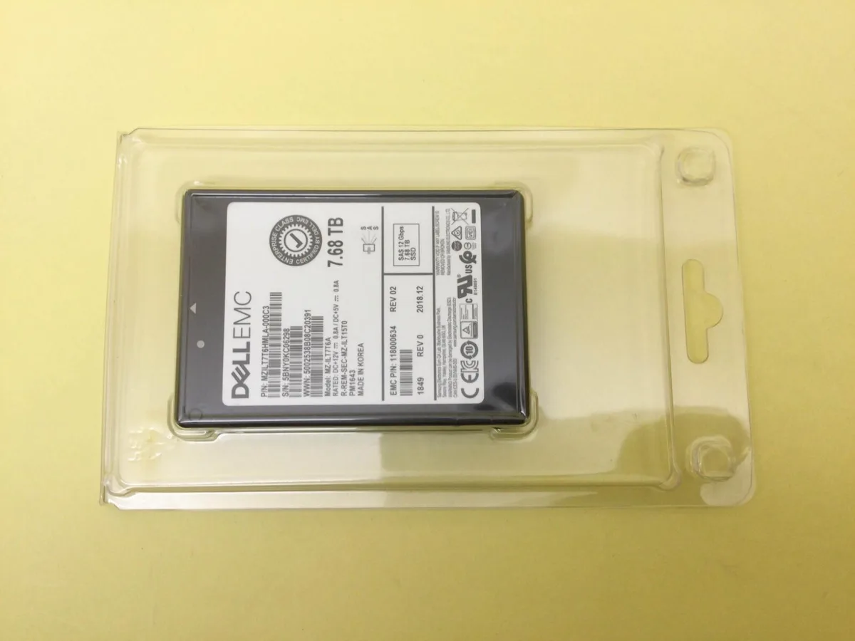 SAMSUNG SAMSUNG MZ-ILT7T6A PM1643 7.68TB SAS 12Gbps 2.5in accessory — product photo