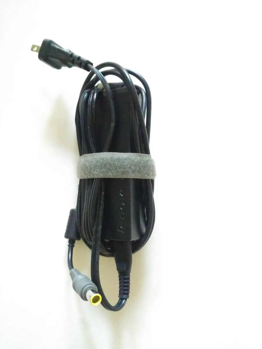 Lenovo Lenovo 90 W 20 V 4.5 A AC adapter 7.9 × 5.5 mm pin US cord — product photo