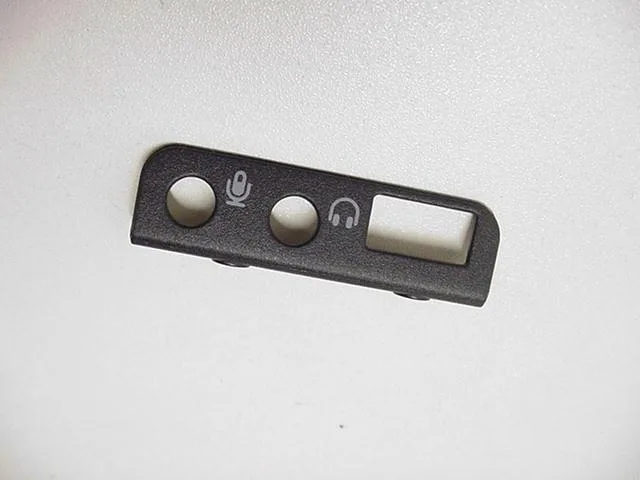 DELL DELL Audio Jack Plastic Cover 742RH for Inspiron 2100 Latitude LS L400 — product photo