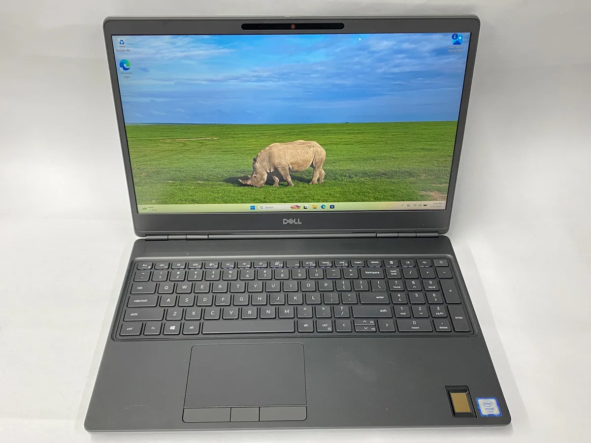 DELL DELL Precision 7560 W-10855M 16GB 512GB 15.6" 1920x1080 laptop — product photo
